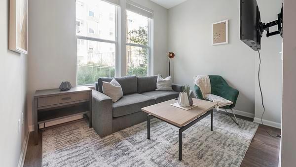 Rent The Barrett #245 in Chevy Chase, MD - Landing