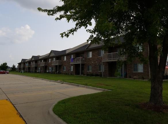 Hillcrest Park Apts Apartments - 9614 University Ave - Cedar Falls, IA Apartments for Rent