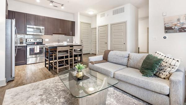Rent The Lincoln at Dilworth Apartments #287 in Charlotte, NC - Landing