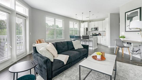 Rent Blu on Farrington #4-213 in Chapel Hill, NC - Landing