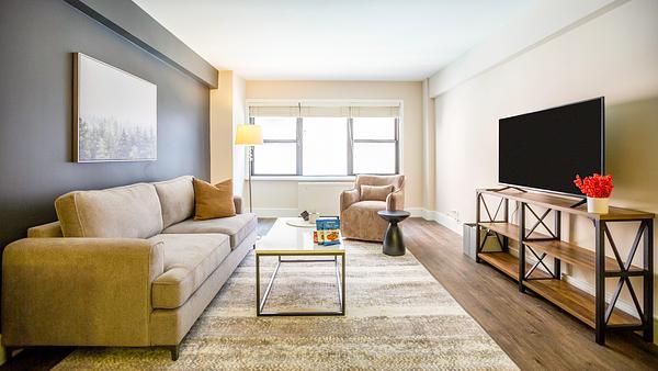 Rent Renoir House #06K in New York, NY - Landing