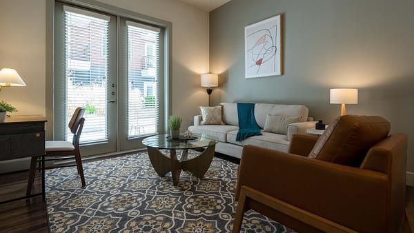 Rent Groves South Lamar #1-1250 in Austin, TX - Landing