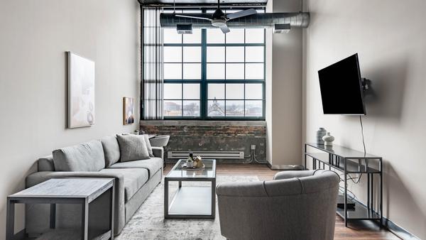 Rent Tiptop #418 in Omaha, NE - Landing