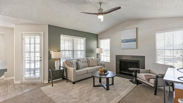 Rent Greentree Place #2116 in Chandler, AZ - Landing