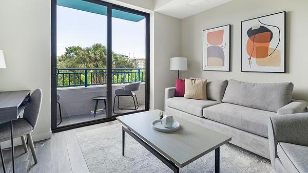 Rent Motif #203 in Fort Lauderdale, FL - Landing