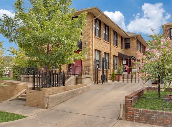 832 Blaylock Dr #5 - Dallas, TX 75203 - Home For Rent