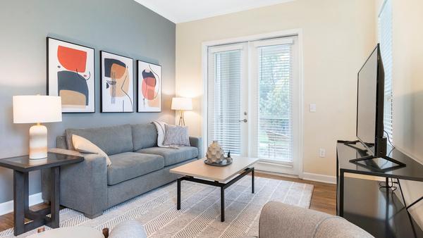 Rent Palm Bay Club #611 in Jacksonville, FL - Landing