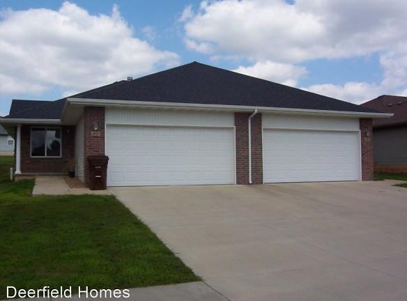 2404 W Deerfield St - Springfield, MO 65807 - Home For Rent