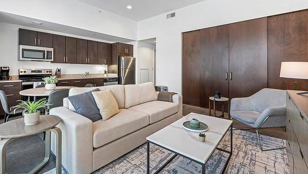 Rent The Pizitz #318 in Birmingham, AL - Landing