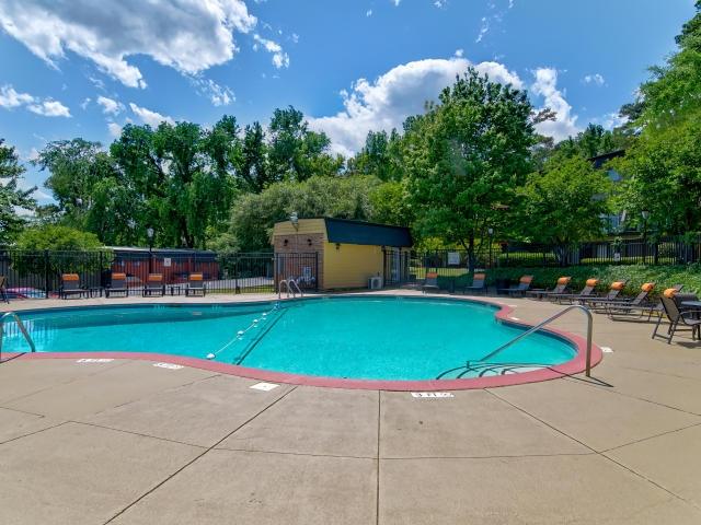 Outstanding 2BD 2BA $1129 Per Month for Rent