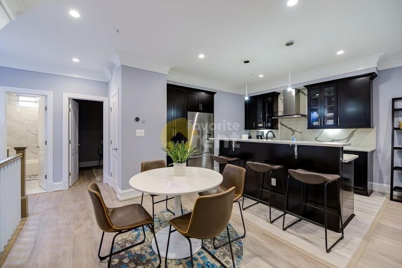 3 bedrooms 3 bathrooms Duplex Condominium in Capitol Hill for Rent