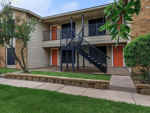 Lovely 2 Bedroom 1 Bathroom Available Now for Rent