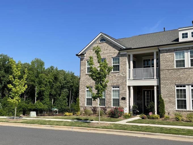 Beautiful 3 BR 3.5 BA 2-Story Open Floor Plan Townhome in Convenient Waverly! for Rent