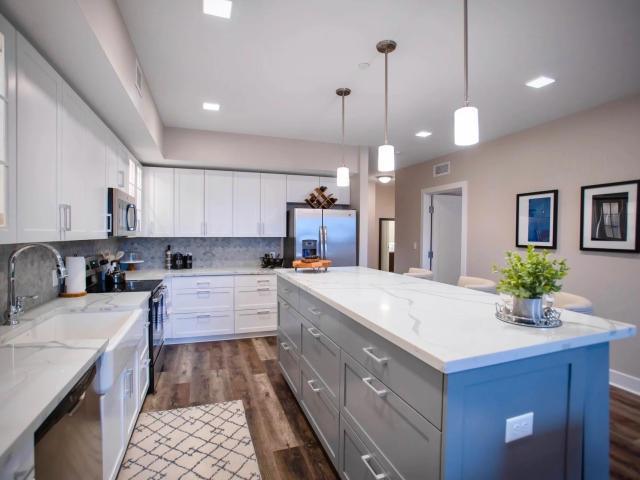 2Bed 2Bath $3350 Per Mo for Rent