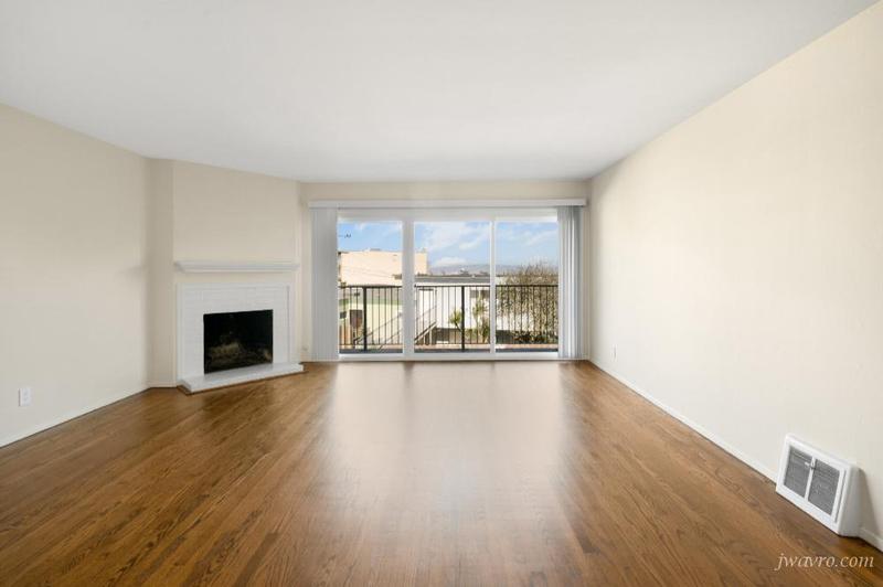 Must See Remodeled 1bd w/ Partial City Views & Patio! for Rent