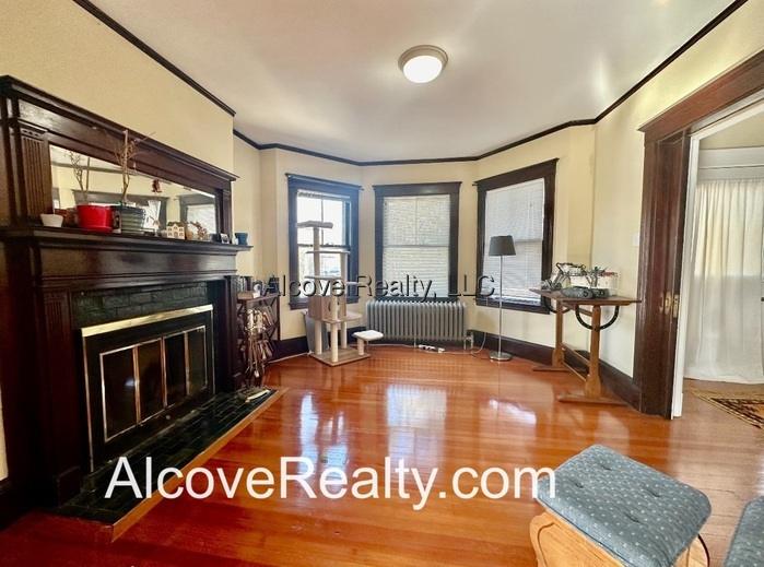 Somerville - Davis Square 3BR 2BA, Davis Square; Classic for Rent