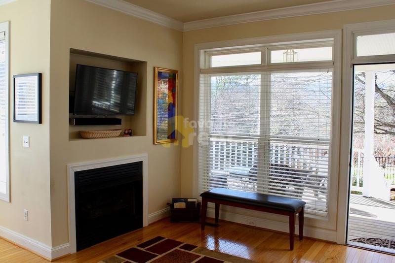 Charlottesville 2 bedrooms 4 bathrooms townhome for Rent