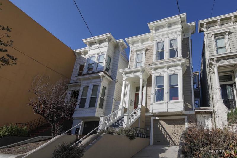 Top Floor 2 Bed Pac Heights - Parking & Storage included for Rent