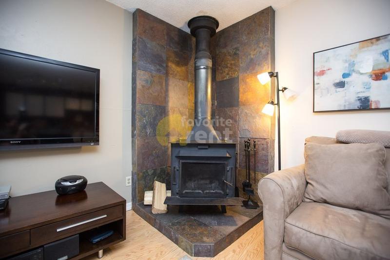 2 Bedrooms condo close to Colorado University in Boulder for Rent