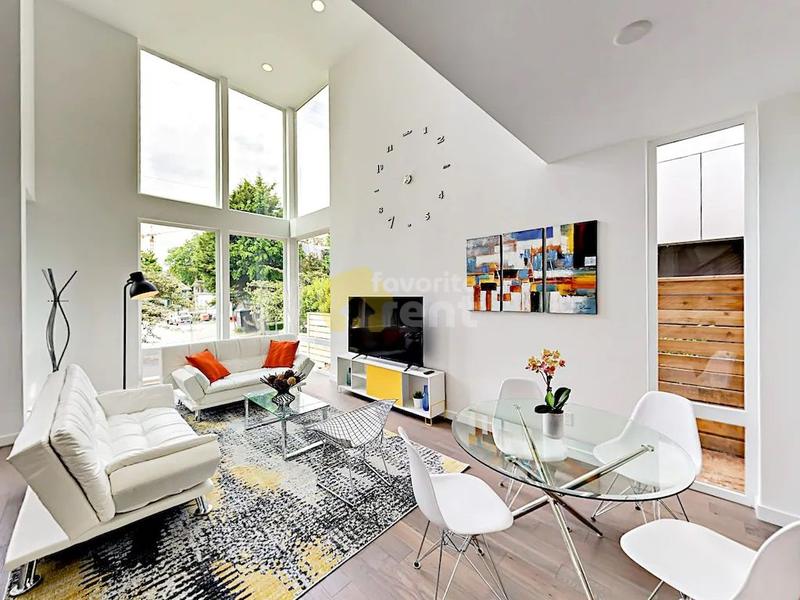 Capitol Hill 3 Bedroom Town house – Squire Park, Seattle for Rent