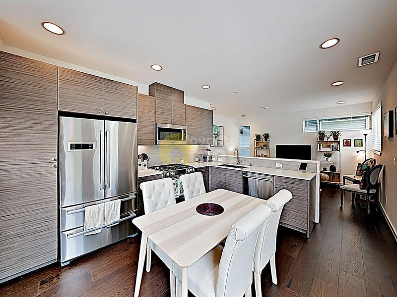 Townhouse, 3 bedrooms, 2 1/2 baths in Capitol Hill, Seattle for Rent