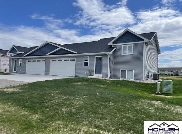 3677 E Rubyred Dr - Appleton, WI 54913 - Home For Rent