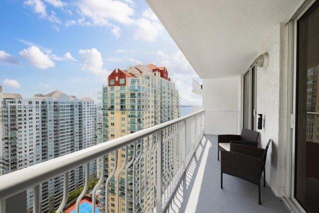 1 Bedroom 1 Bath In Miami FL 33131 for Rent