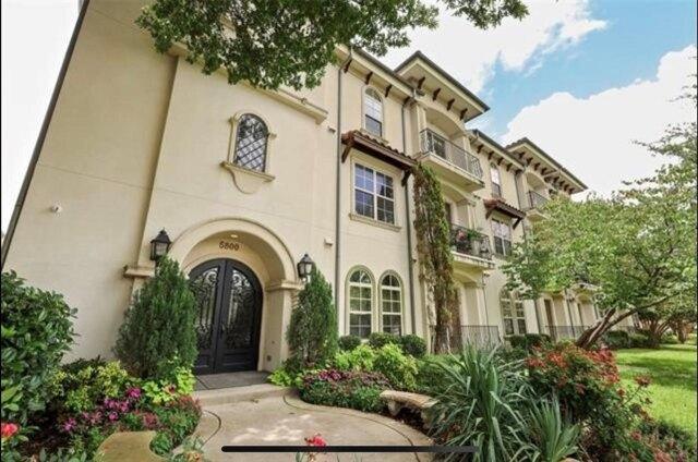 2 Bedroom 2.5 Bath In Dallas TX 75206 for Rent