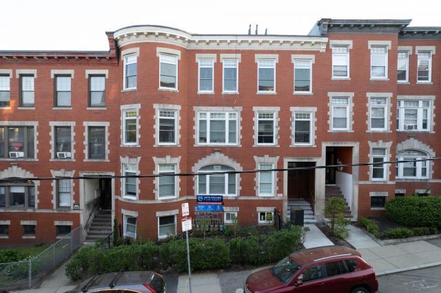 3 Bedroom 2 Bath In Brighton MA 02135 for Rent