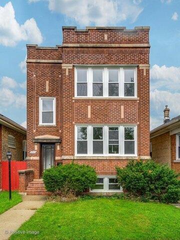 2 Bedroom 1 Bath In Chicago IL 60641 for Rent