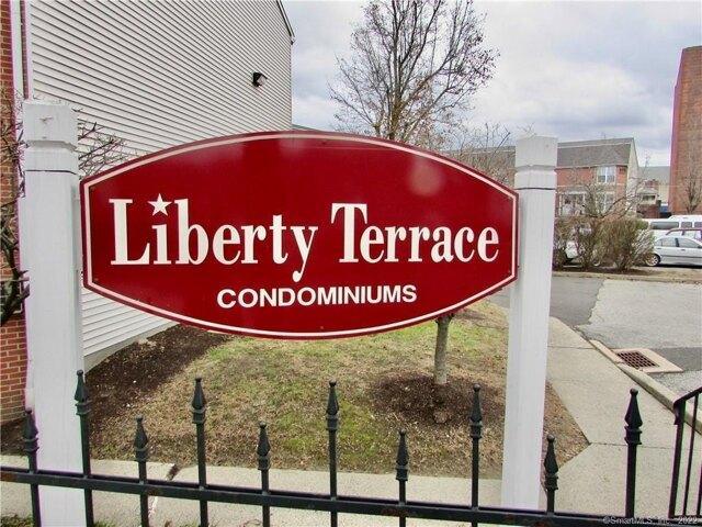 2 Bedroom 1 Bath In Danbury CT 06810 for Rent