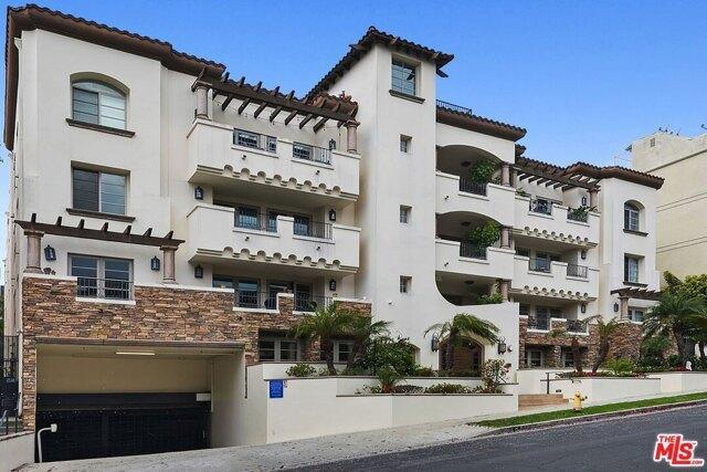 3 Bedroom 2.5 Bath In Los Angeles CA 90025 for Rent