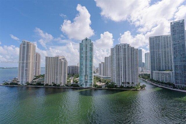 2 Bedroom 2 Bath In Miami FL 33131 for Rent