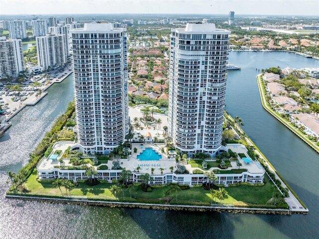 2 Bedroom 2.5 Bath In Aventura FL 33180 for Rent