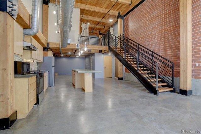 1 Bedroom 2 Bath In Denver CO 80202 for Rent