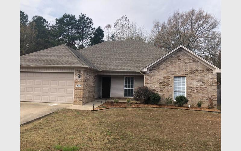 319 Autumn Dr. Benton AR 72015 - 4br 2ba just off Benton Pkwy and Gattin Rd for Rent
