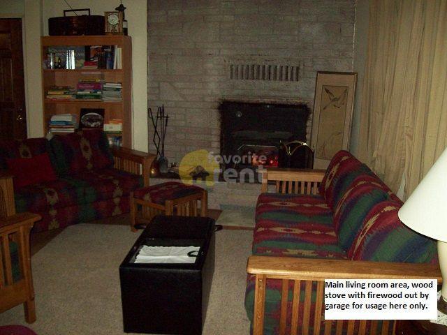 Beautiful 3 bedrooms Shelton lakefront house for Rent