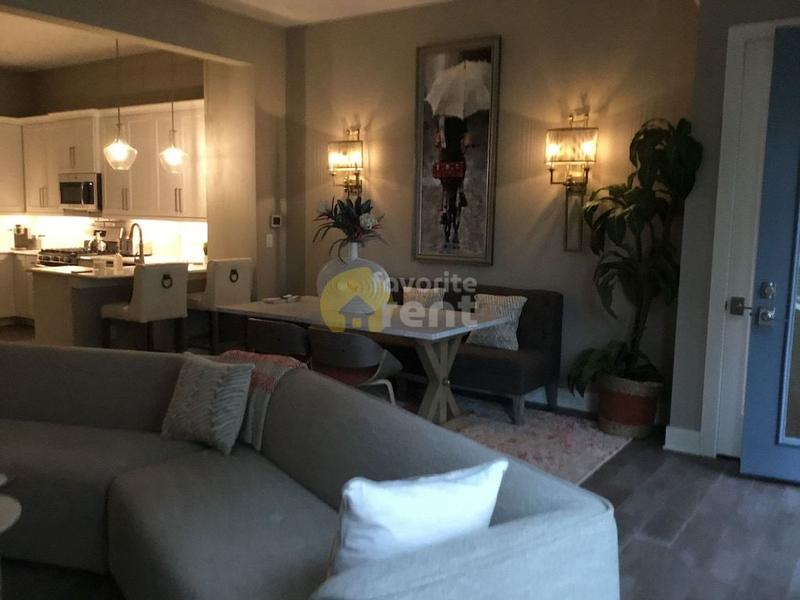 3 bedrooms 4 bathrooms home downtown Des Moines for Rent