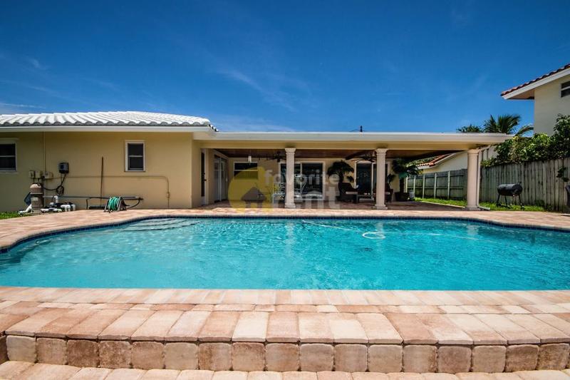 Pompano Beach Luxury Waterfront 3 Bedroom House for Rent