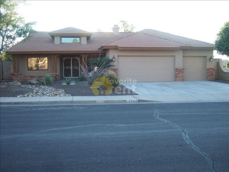 3 Bedrooms 2 Bathrooms House in Alta Mesa for Rent