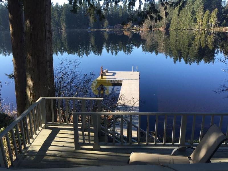 Sammamish, Issaquah Lakefront House With 3 Bedrooms for Rent