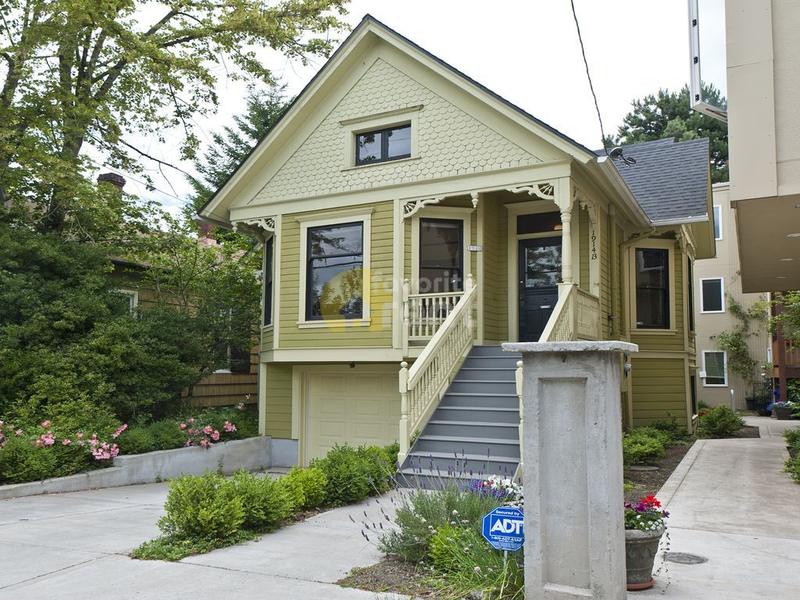 3-Bedrooms house Willamette Heights, Portland Prime NW! Garage for Rent