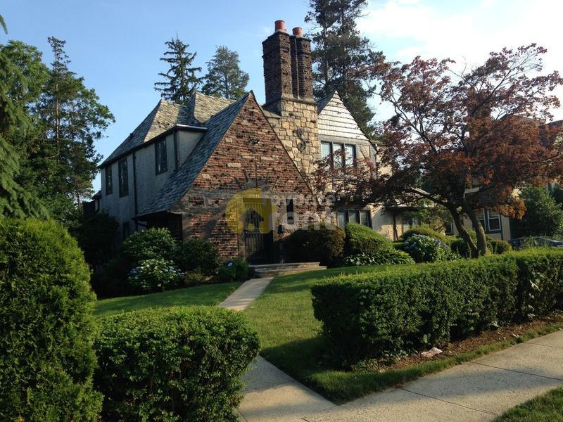 3 bedroom 2,5 bathroom house in New Rochelle, New York for Rent