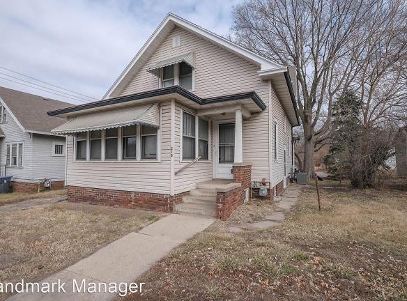 518 Madison Ave - Mankato, MN 56001 - Home For Rent