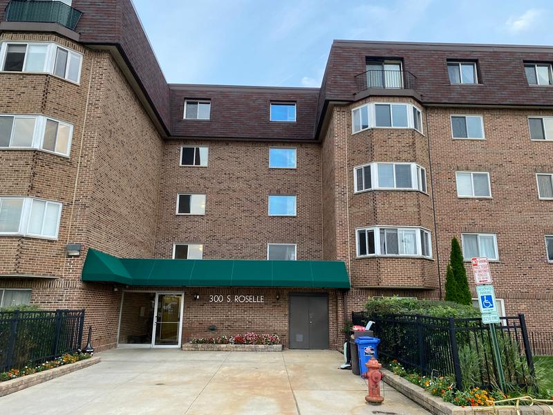 300 South Roselle Road, Unit 522, Schaumburg, IL 60193 for Rent