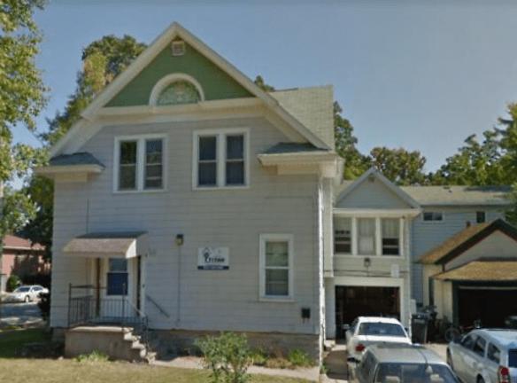 860 Cherry St - Oshkosh, WI 54901 - Home For Rent