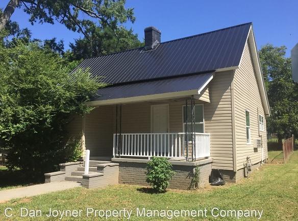 237 Poole St - Woodruff, SC 29388 - Home For Rent