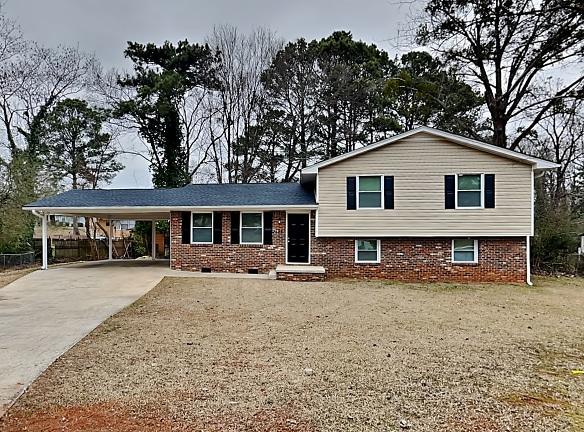 7425 Innes St - Riverdale, GA 30274 - Home For Rent