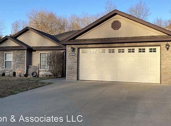 123 Sycamore Dr - Saint Robert, MO 65584 - Home For Rent