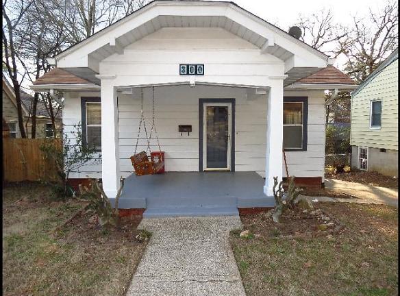 300 Vernon Ave - Little Rock, AR 72205 - Home For Rent
